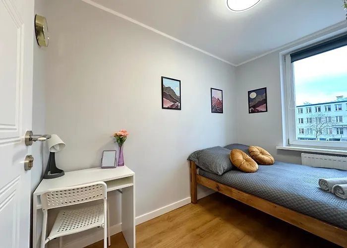 Mmrent Moonlight Room