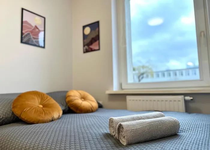 Mmrent Moonlight Room